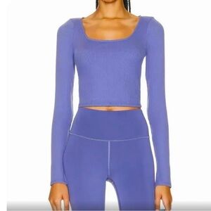 Alo Yoga Ribbed Showstopper workout top + matching highwaist Air Lift leggings